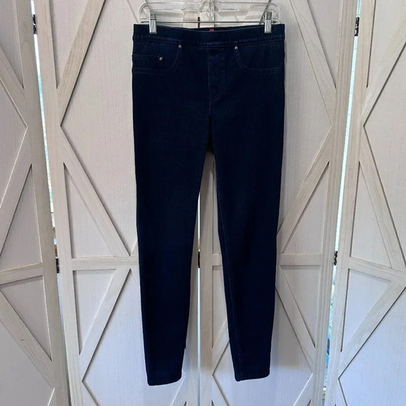 Spanx Ready-to-Wow! Denim Leggings in Dark Blue Wash - Picture 4 of 10